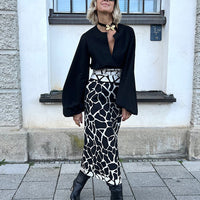 BLOUSE CLAIRE "BLACK"    SALE ITEMS CAN NOT BE RETURNED OR EXCHANGED